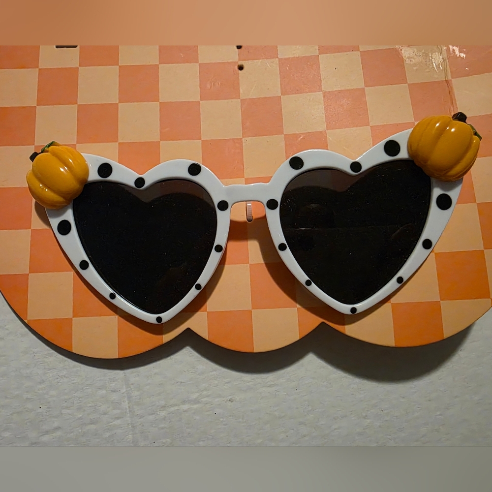 NWT Heart Shaped Polka Dot Pumpkin Sunglasses